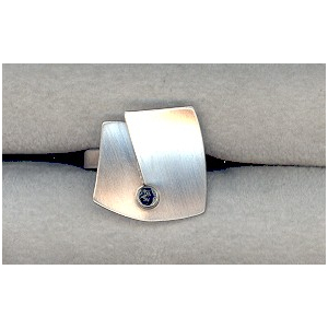 satiniert-platiniert mit schwarzem Diamant