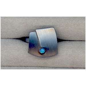 oxidiert-schwarz mit Edelopal